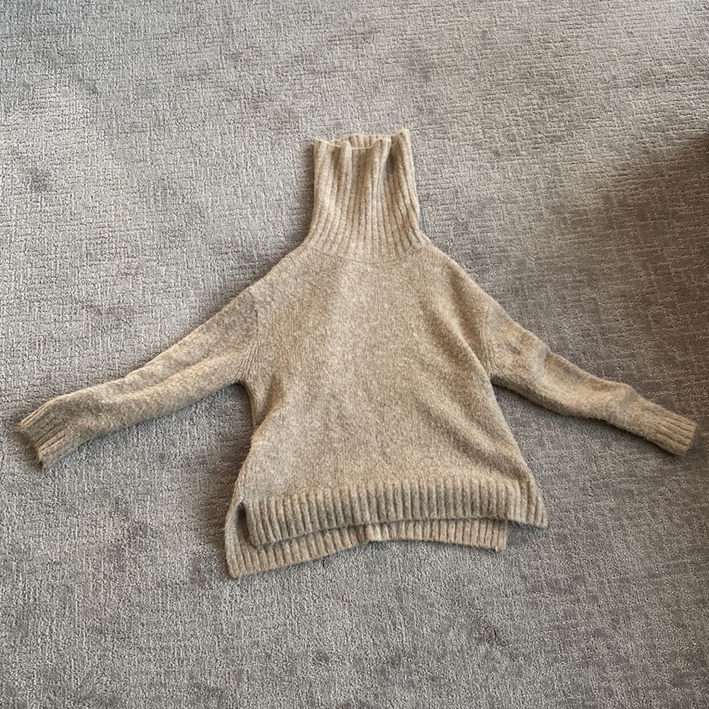 Vici turtleneck sweater